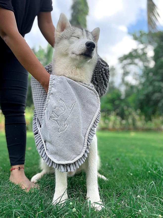 Tuff Pupper Quick Dry Towel for Dogs | Ultra Absorbent Microfiber Shammy | Extra Large 35x15 Size Dog Bath Towel | Comfortable Hand Pockets | Indoor Outdoor Use | Durable Material | Machine Washable